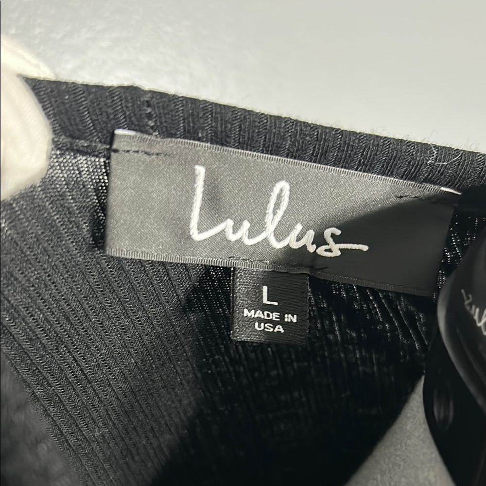 Lulu's Black Short Sleeve Fitted Bodysuit - Picture 2 of 3